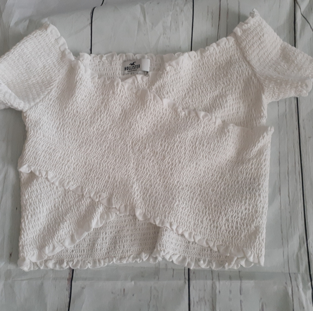 Hollister top